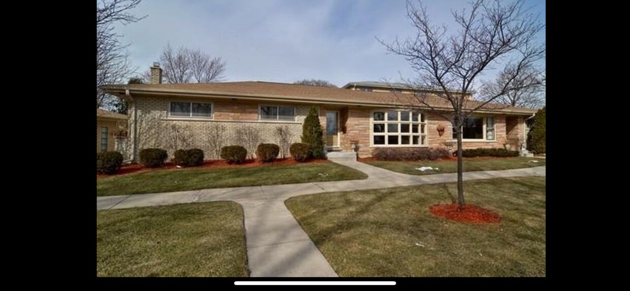 Primary Photo - 760 N Seminary Ave
