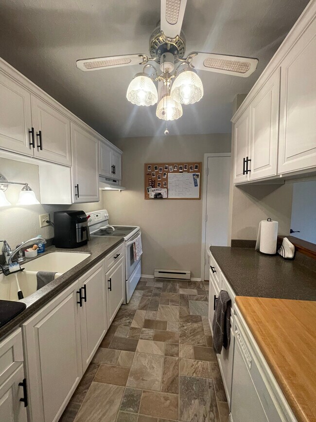 Foto del edificio - 1453 S Carriage Ln