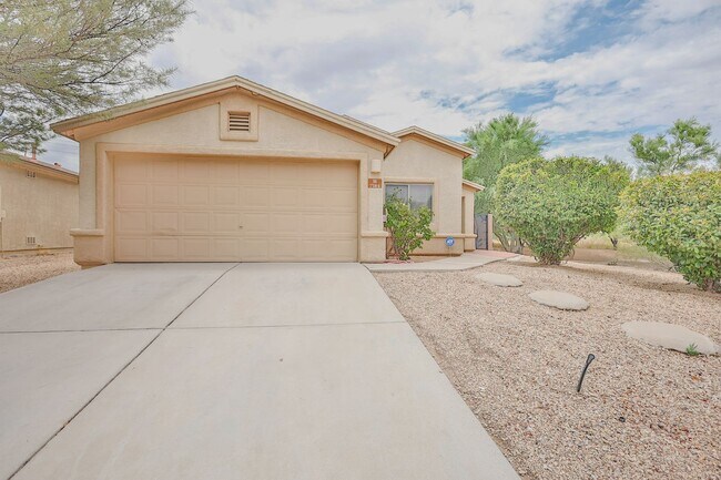 Foto del edificio - 3 bedroom, 2 bath