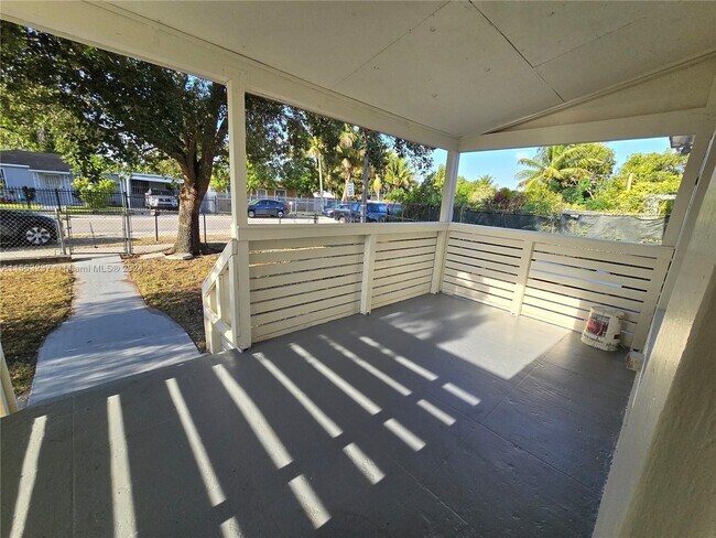 Foto del edificio - 1401 NW 115th St