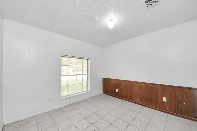 Building Photo - 9131 Rentur Dr
