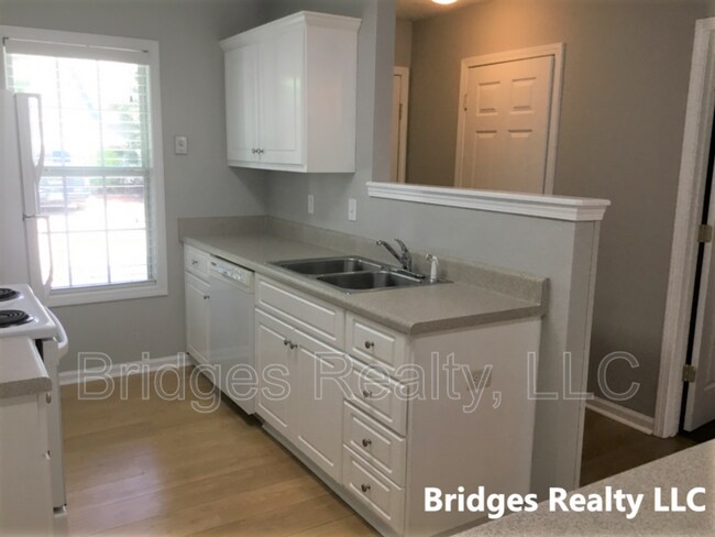 Foto del edificio - 511 Southern Hills Dr