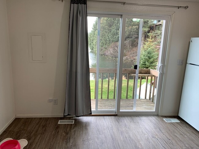 Foto del edificio - 1820 Larch Street C7