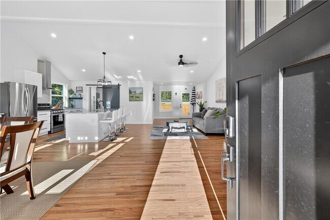 Foto del edificio - 1324 Ace Mcmillian Rd