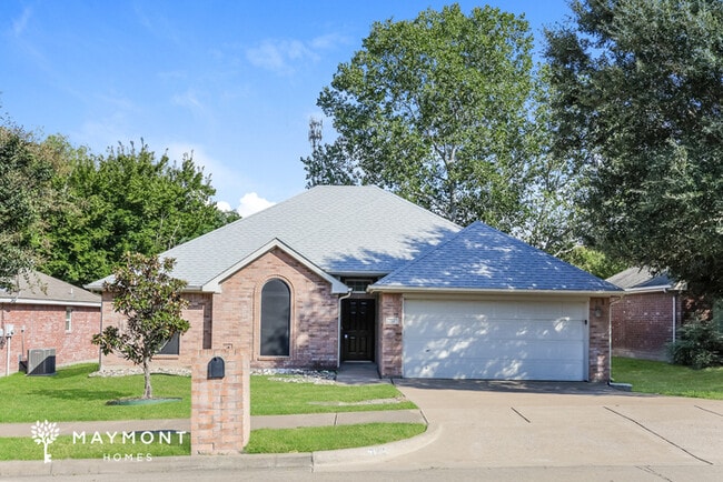 Building Photo - 722 Mr Haney Dr