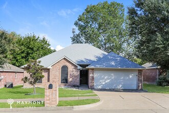 Building Photo - 722 Mr Haney Dr