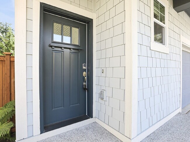 Building Photo - **Beautiful 4-Bedroom Home with A/C, Covered Outdoor Living & Designer Finishes in Bothell** Avai...