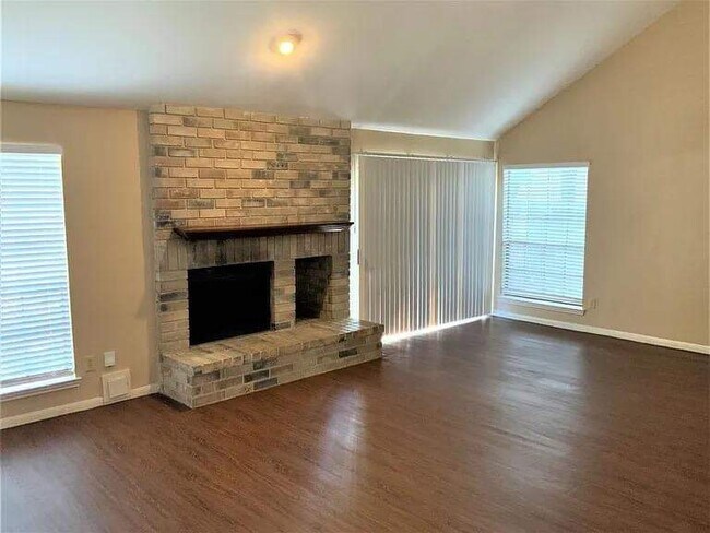 Foto del edificio - 12514 Mill Lane Dr