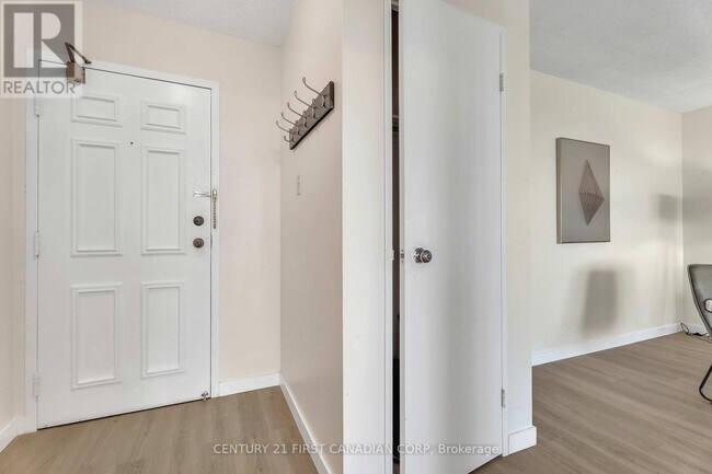 Building Photo - 600 Grenfell Dr