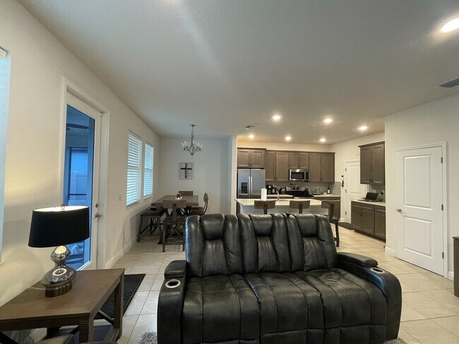 Foto del edificio - 1438 N River Cir