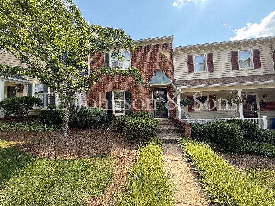 Primary Photo - Stylish Townhome with Ensuite Baths & Comm...