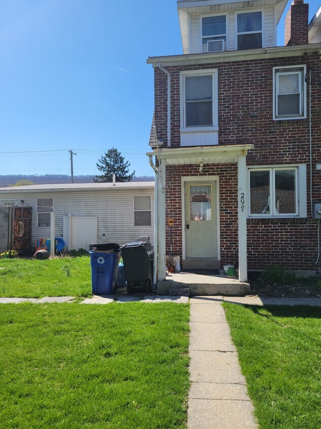 Primary Photo - 297 Hill Rd