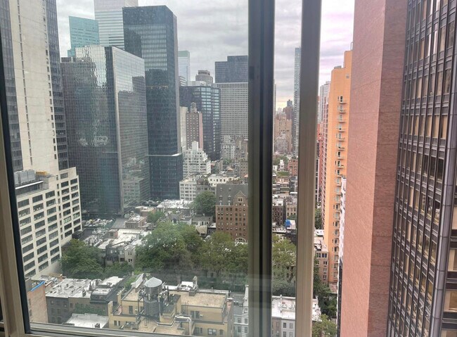 Foto del edificio - 236 E 47th St