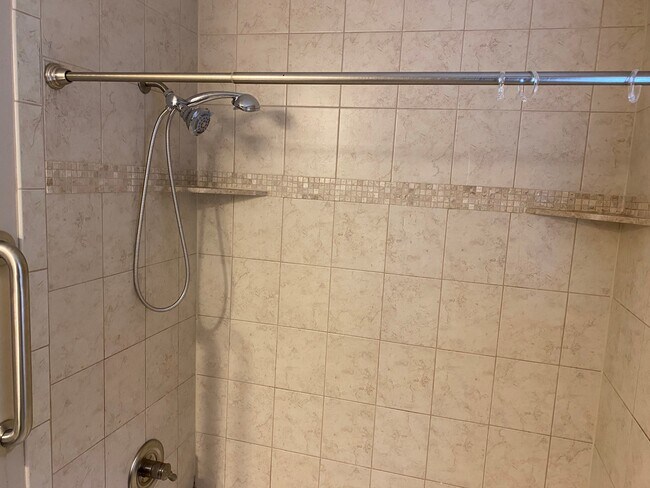 Foto del edificio - 211 Maevi Dr