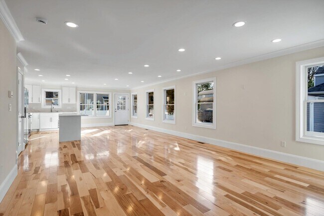 Building Photo - 68 Edgewood Rd