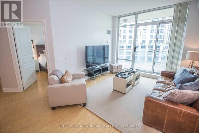 Building Photo - 5 Marine Parade Dr