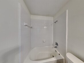 Building Photo - 502 Hearthstone Ct