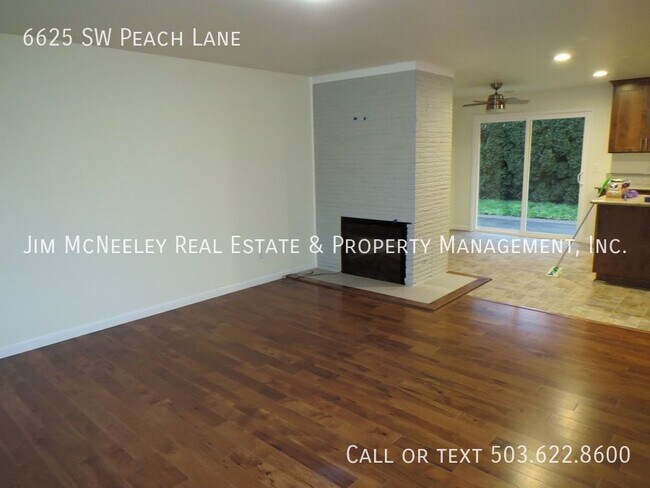 Foto del edificio - 1 Level Home In Quiet Neighborhood