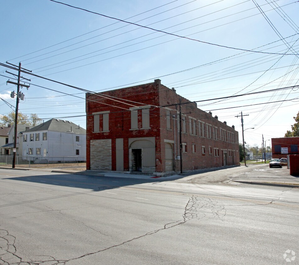 Building Photo - 431 Marion Rd