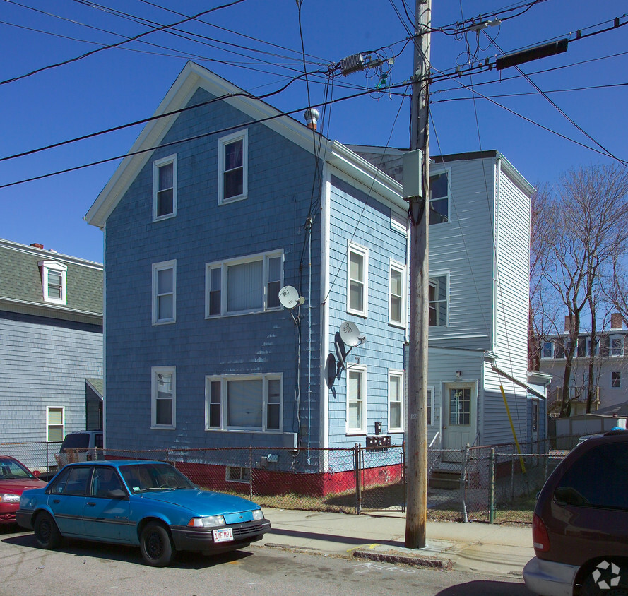 Building Photo - 294 Tuttle St