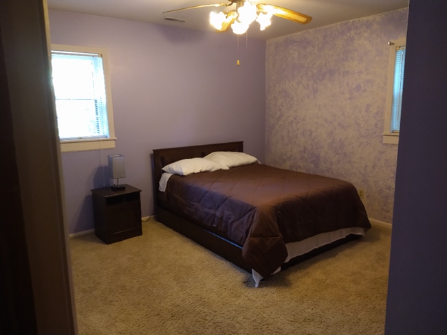 Building Photo - 1506 Camelot Cir