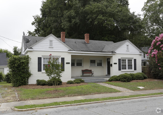 Building Photo - 661-667 Ravenel St