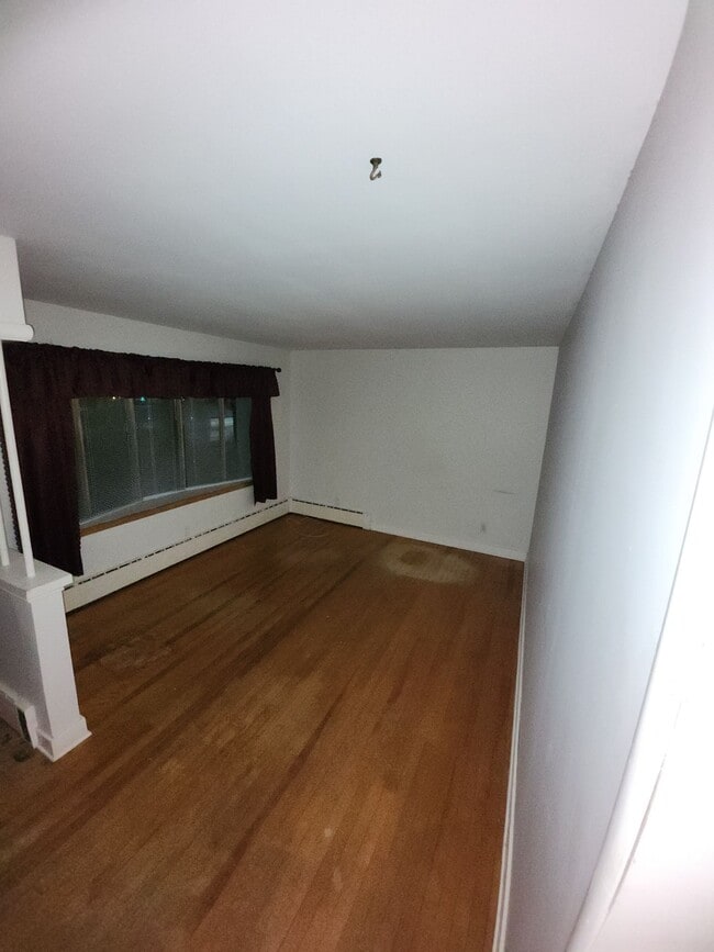 Building Photo - 49 Whitman Ct