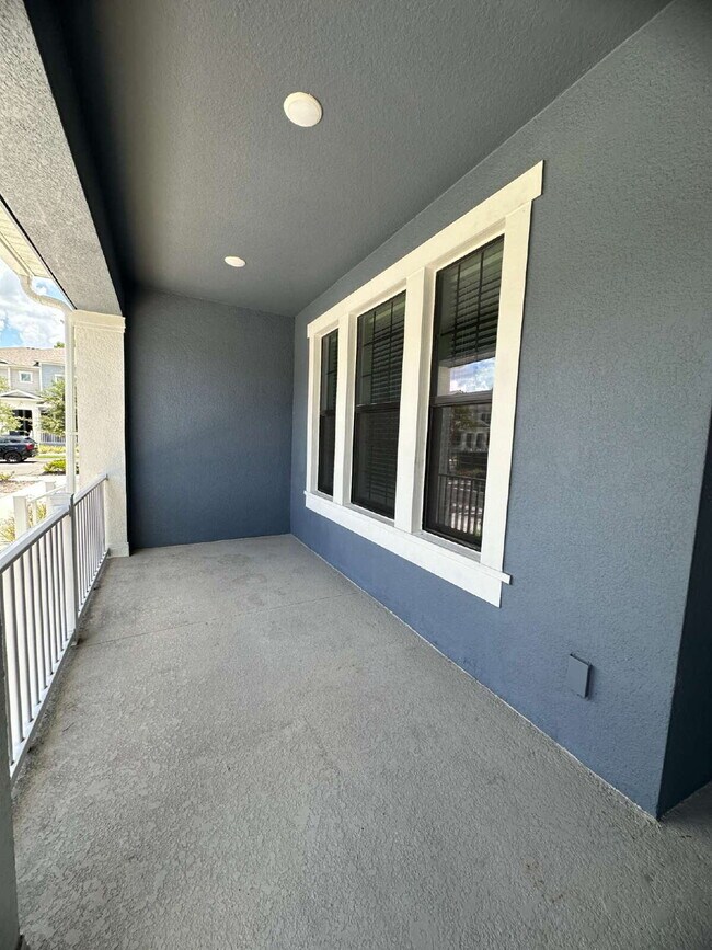 Building Photo - Stylish 3-Bedroom Townhouse with 2.5 Baths...