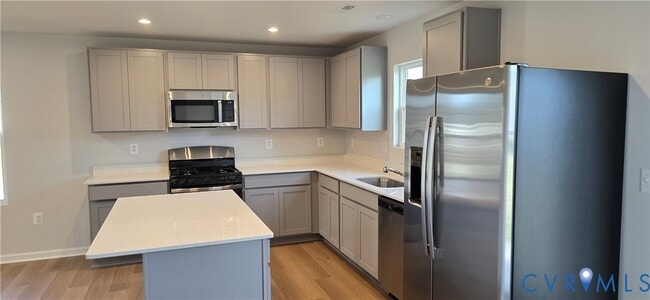 Building Photo - 325 Wilson Crk Dr