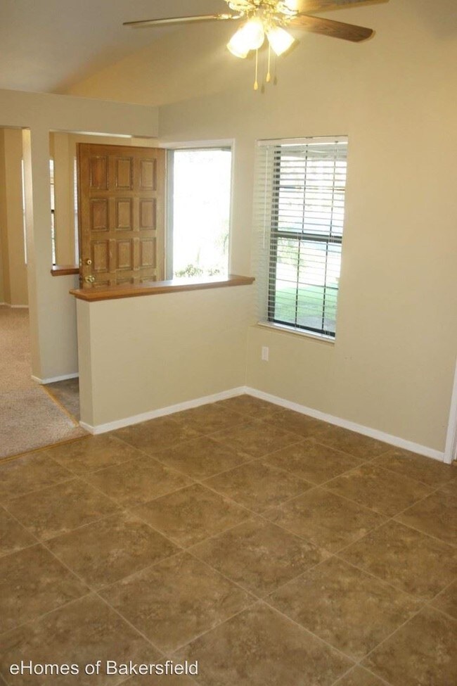 Foto del edificio - 10617 Sunset Canyon Dr