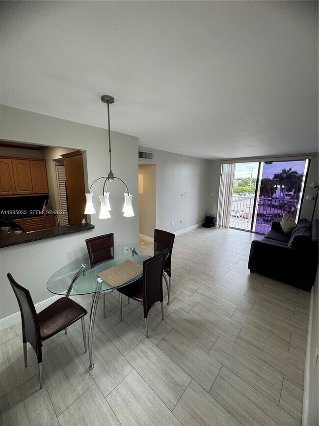 Foto del edificio - 8075 NW 7th St