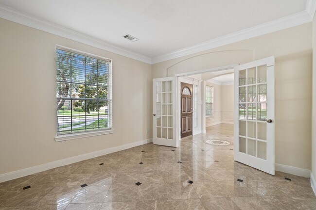 Foto del edificio - 6026 Briar Hill Ct