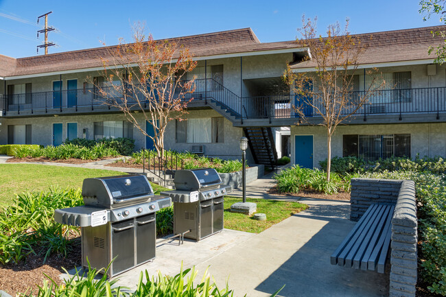 Building Photo - On 7th Apartment Homes, 1012