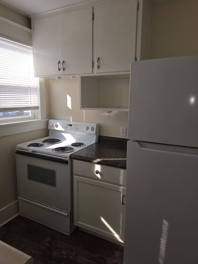 Building Photo - 1 bedroom unit Berrien Springs
