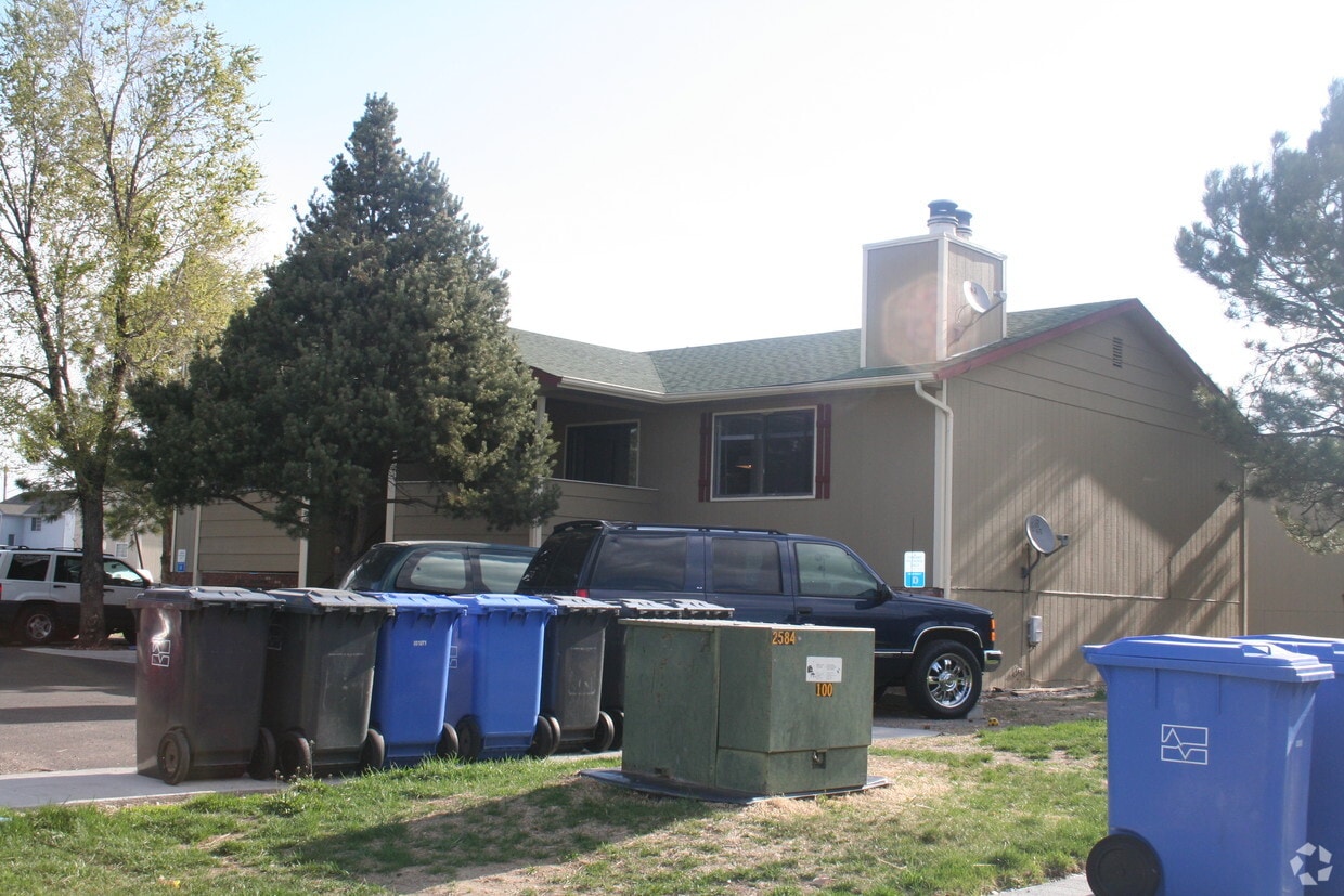 Buiding Photo - 126 Juniper Pl