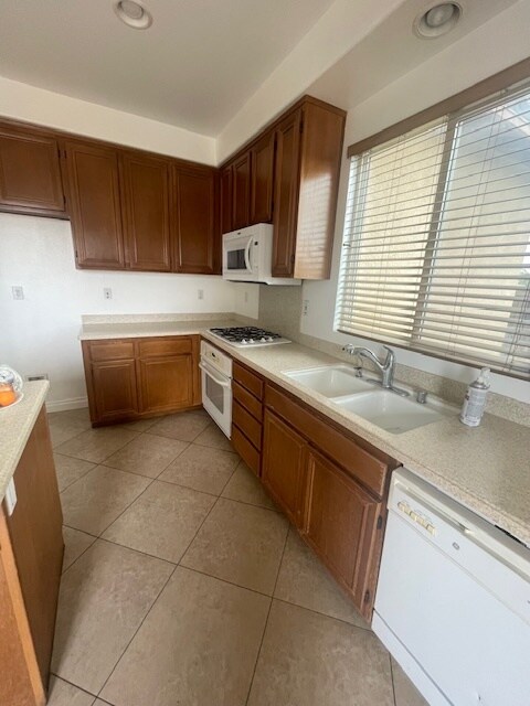 Foto del edificio - 28326 Westwood Way