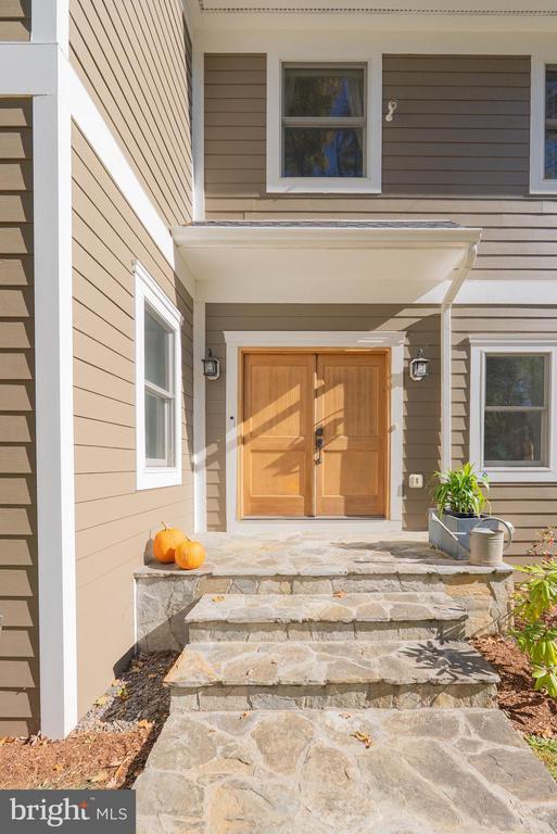 Building Photo - 6415 Bradley Blvd