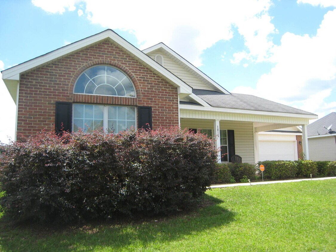 1015 N Houston Lake Blvd, Centerville, GA 31028 House Rental in