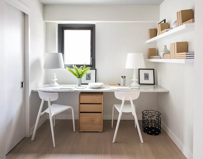 Home Office - 4428 Purves St