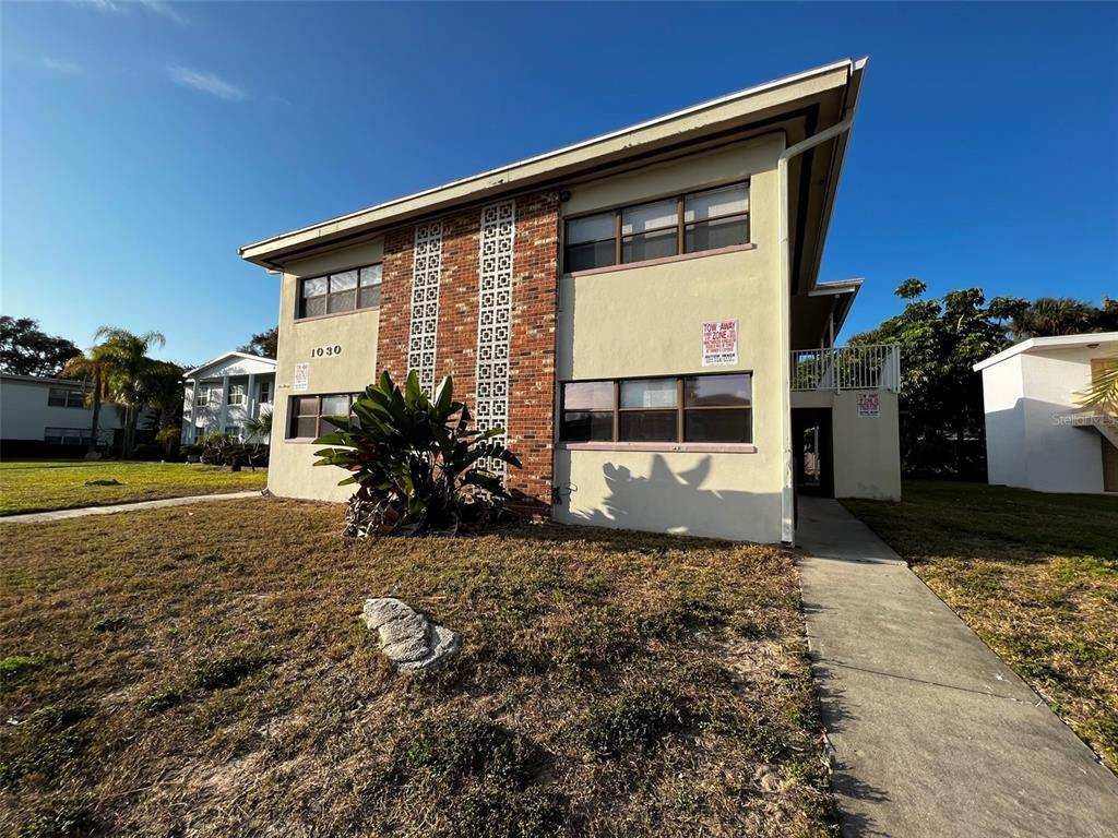 Primary Photo - 1030 Park Dr
