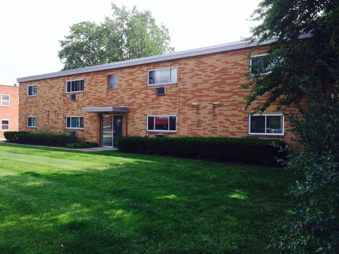 32950 Aurora Rd Unit 8, Solon, OH 44139 Apartment for Rent in Solon