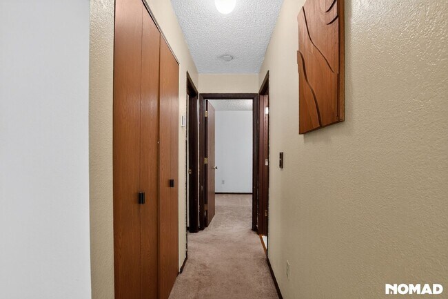 Foto del edificio - 8317 Jewel Lake Rd