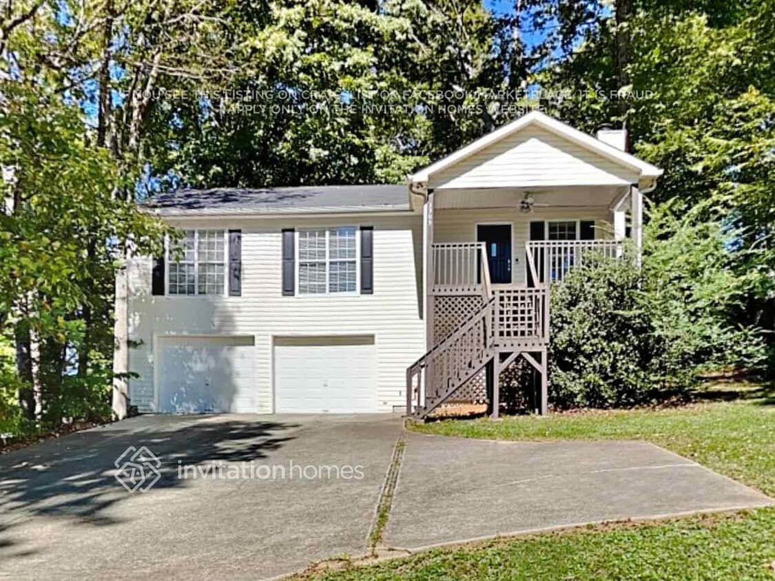 Primary Photo - 3305 Catalina Dr
