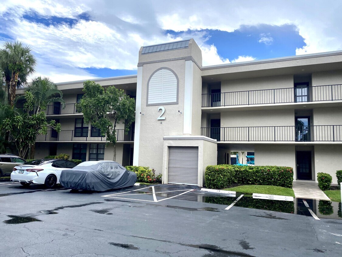 2 Royal Palm Way Unit 203, Boca Raton, FL 33432 Condo for Rent in