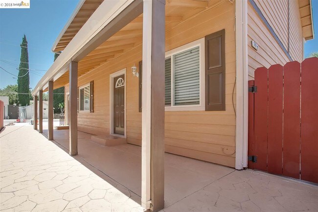 Building Photo - 531 3rd St