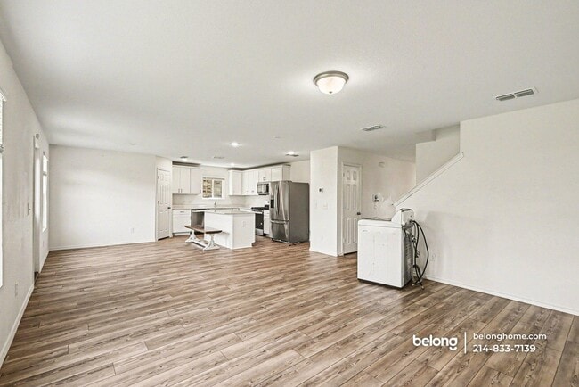 Foto del edificio - 1020 Valerian Dr