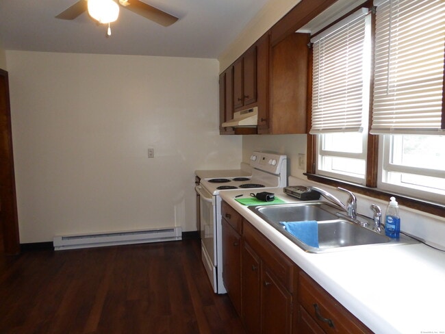 Building Photo - 11 Hamre Ln
