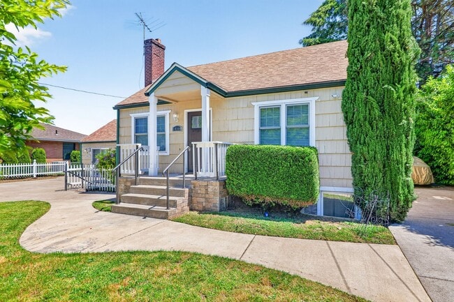 Building Photo - 1414 NE 109th Ave
