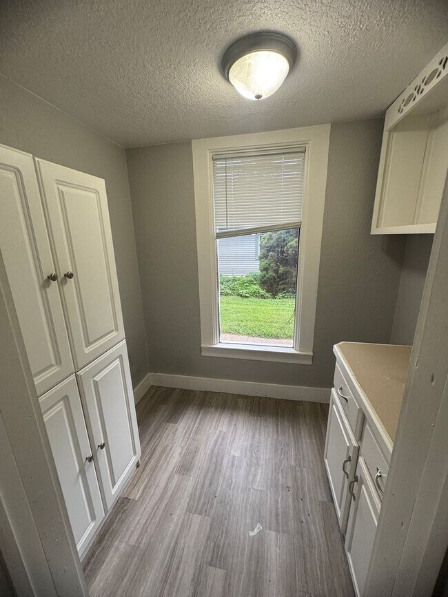 Foto del edificio - 4 bedroom, 2 bath house in Davenport