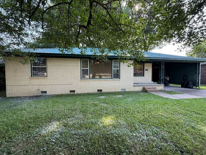 Primary Photo - 1104 S Gee St